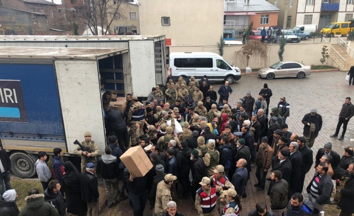 Edremitliler’in yardımları yerine ulaştı