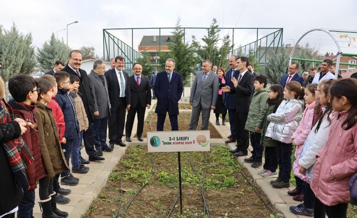 İlk karne hediyesi Büyükşehir’den