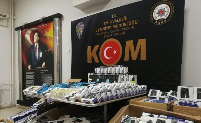 İzmir’de binlerce liralık gümrük kaçağı ürüne el konuldu