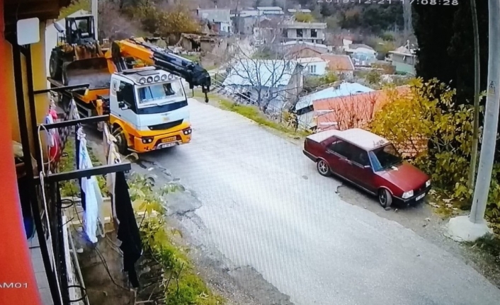 İzmir’de iş makinesi çaldığı iddia edilen şüpheli yakalandı