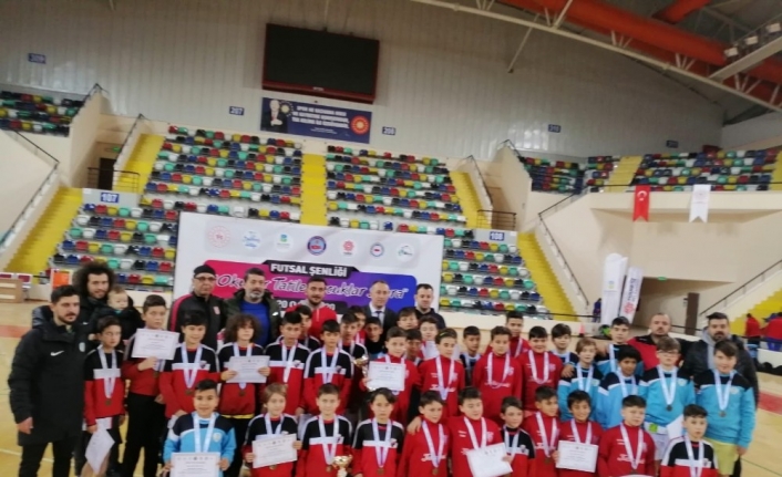 Karesi’de futsal şenliği