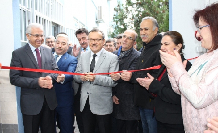 Mustafakemalpaşa Meslek Yüksekokulu’nda gıda laboratuarı açıldı