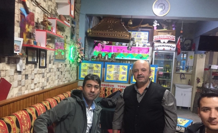 Şakacı kıraathane