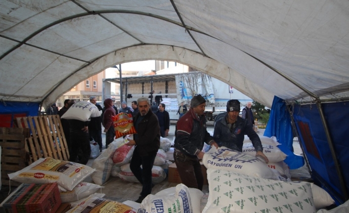 Sındırgı’dan İdlib’e yardım tırı