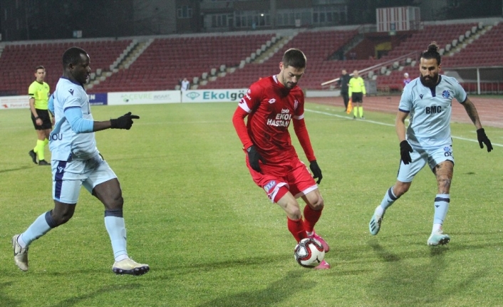 TFF 1. Lig: Balıkesirspor: 0 - Adana Demirspor: 4 (İlk yarı sonucu)