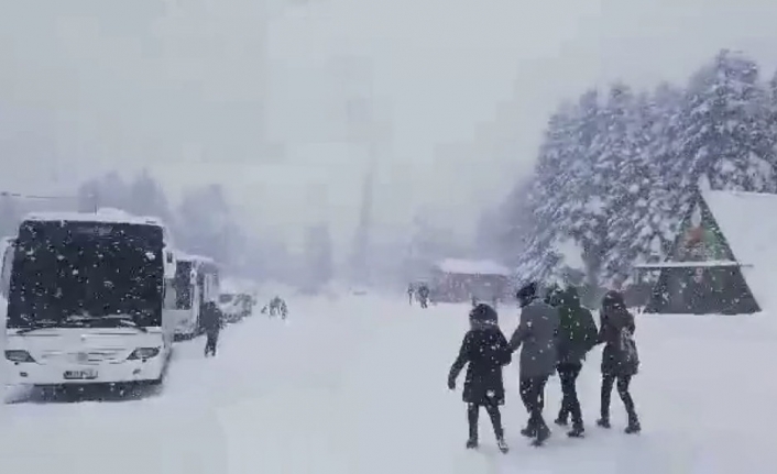 Uludağ’da kar yağışı başladı