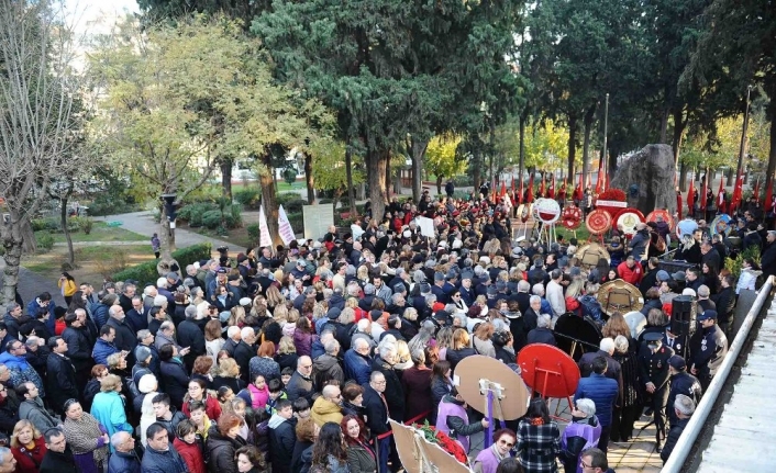 Zübeyde Hanım, İzmir’deki mezarı başında anıldı