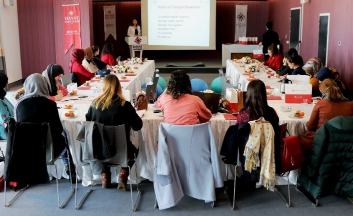 Anne adayları için gebe okulu