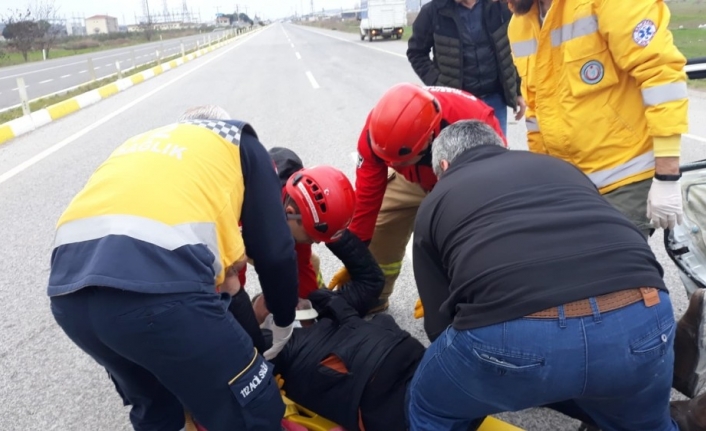 Ayvalık’ta trafik kazası: 2 yaralı