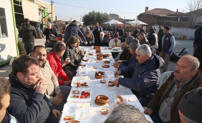 Başkan Deveciler, pazarcı esnafı ile kahvaltıda buluştu
