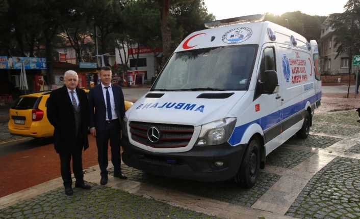 Burhaniye Belediyesi yeni ambulansını aldı