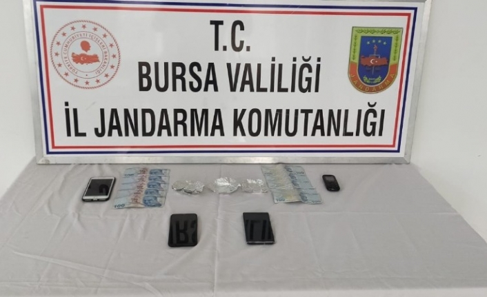 Bursa’da jandarmadan kaçamadılar