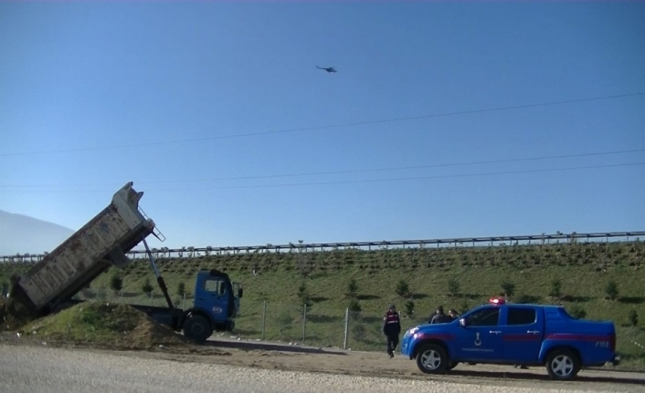 Bursa’da kaçak hafriyat döken sürücüye helikopterli baskın