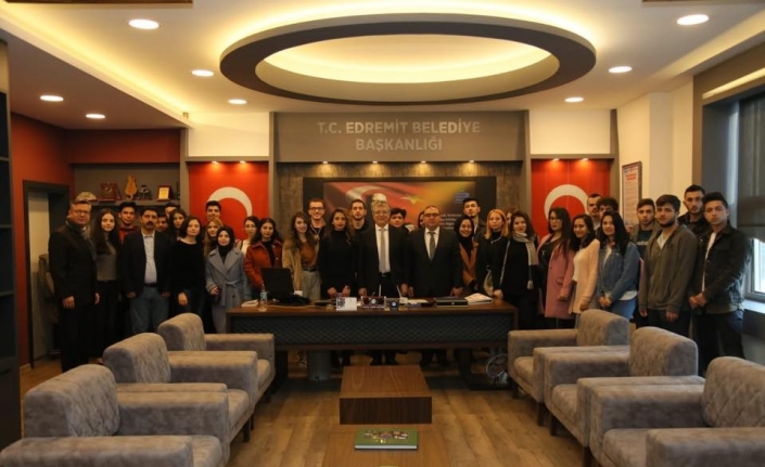 Genç havacılardan Başkan Arslan’a teşekkür