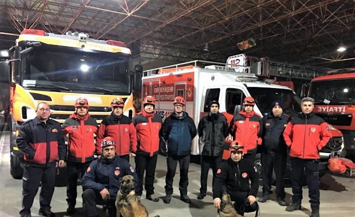 İtfaiyenin arama köpekleri hayat kurtarıyor
