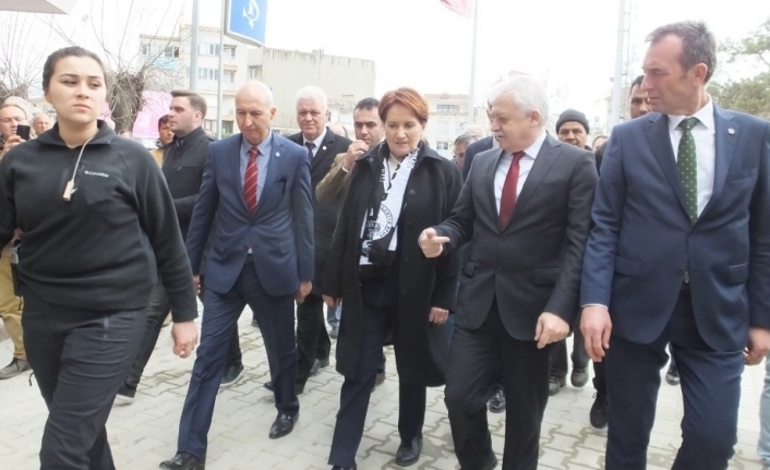 İYİ Parti Genel Başkanı Akşener Burhaniye’yi ziyaret etti