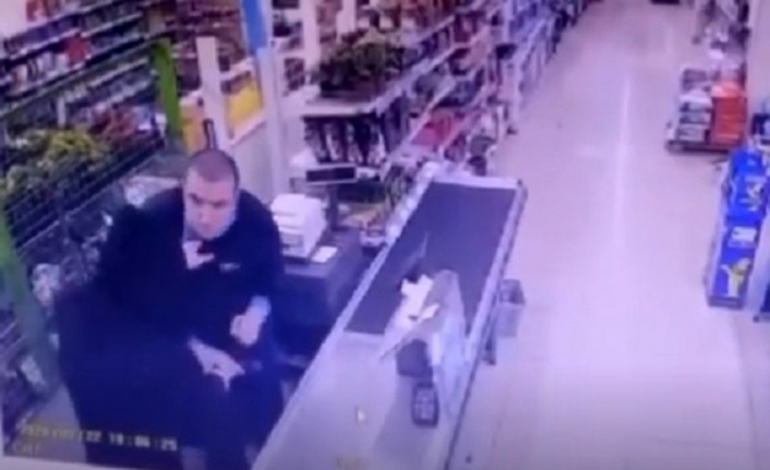 Kasiyer soygunu önledi