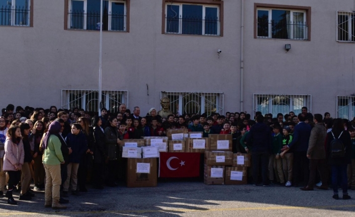 Mustafakemalpaşalı öğrenciler Elazığ’daki kardeşlerini unutmadı