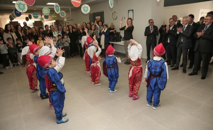 Okulları yıkılacak öğrencilere Nilüfer Belediyesi kucak açtı