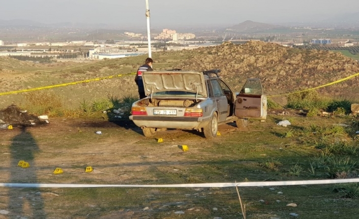 Otomobilinde sırtından vurulmuş halde bulundu