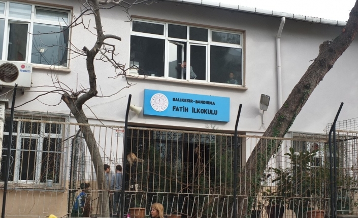 Bandırma’da depreme dayanıksız okullar yıkılıyor