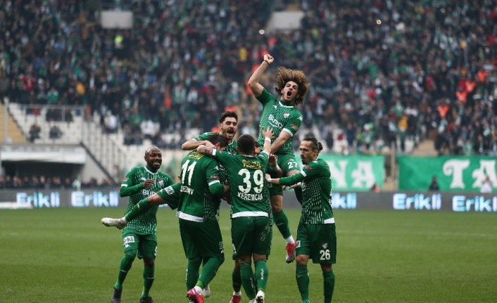 TFF 1. Lig: Bursaspor: 2 - Adana Demirspor: 0 (İlk yarı sonucu)