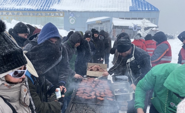 Uludağ’da ‘kış şenliği’ coşkusu