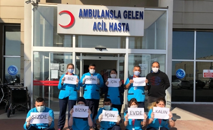 Ayvalık Devlet Hastanesi çalışanlarından anlamlı mesaj