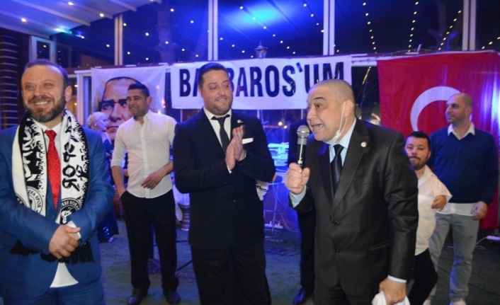 Ayvalık’ta Barbaros Sefaspor şampiyonluğunu kutladı