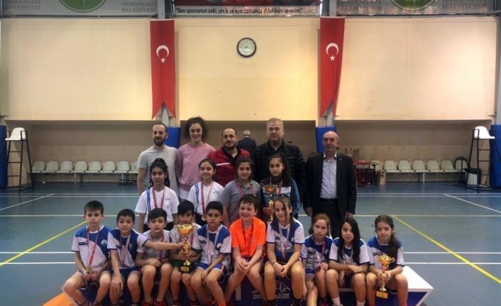 Badminton Akademi hız kesmiyor