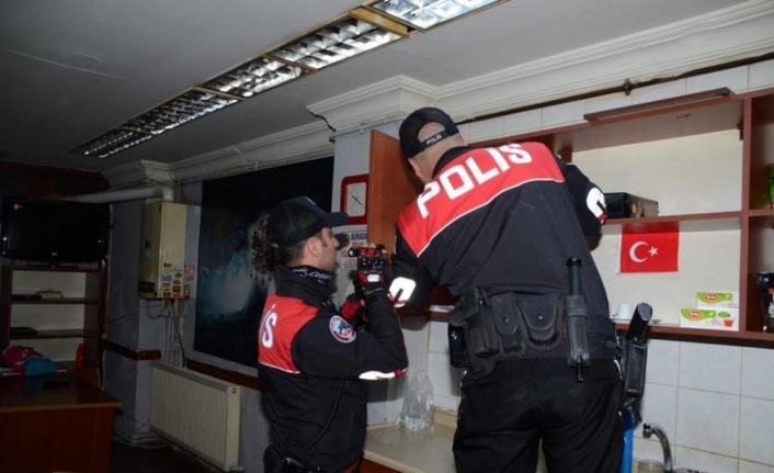 Balıkesir’de polis 22 aranan şahsı yakaladı