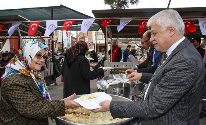 Burhaniye Belediyesi şehitler için mevlit ve hayır düzenledi