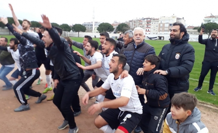 Burhaniye’de şampiyonluk sevinci