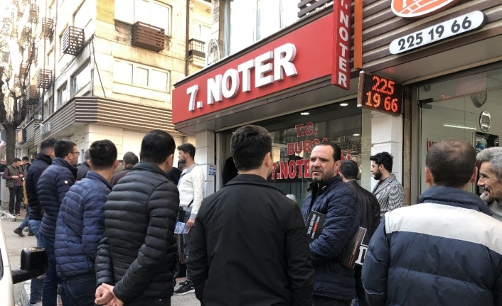 Bursa’da nöbetçi noterlerde hafta sonu yoğunluğu
