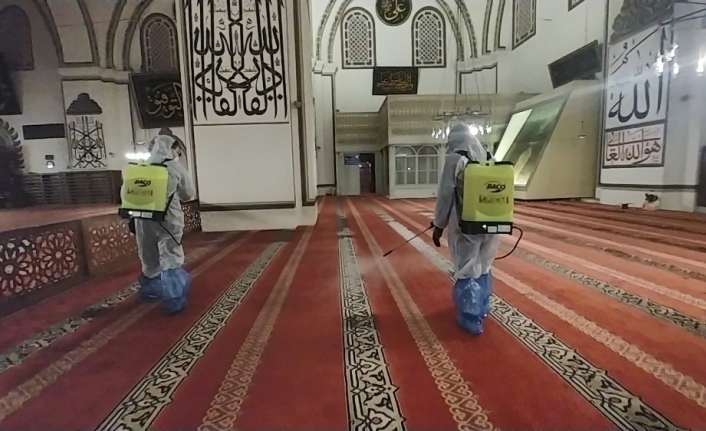 Bursa’da Ulucami ve türbelerde virüs temizliği