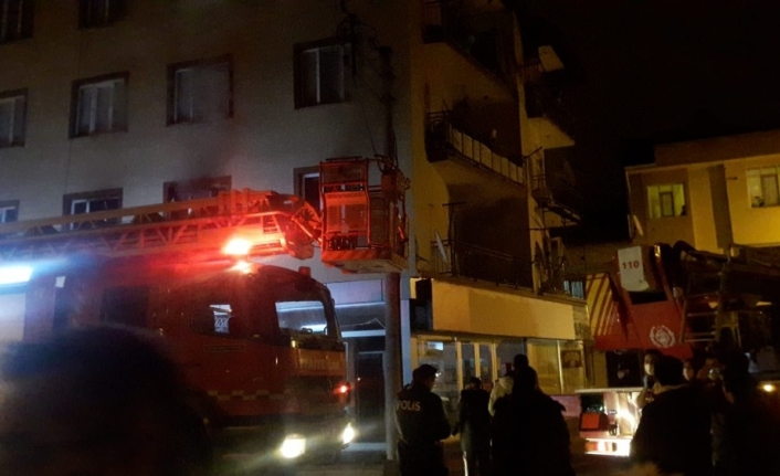 Bursa’da yangın mahalleliyi sokağa döktü