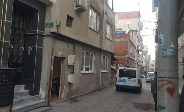 Eşini şiddetli geçimsizlik yüzünden bıçaklayarak öldürmüş