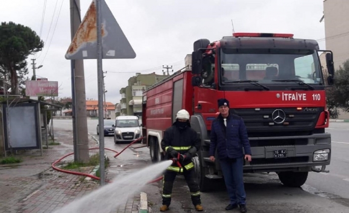 Gemlik sokakları yıkanıyor