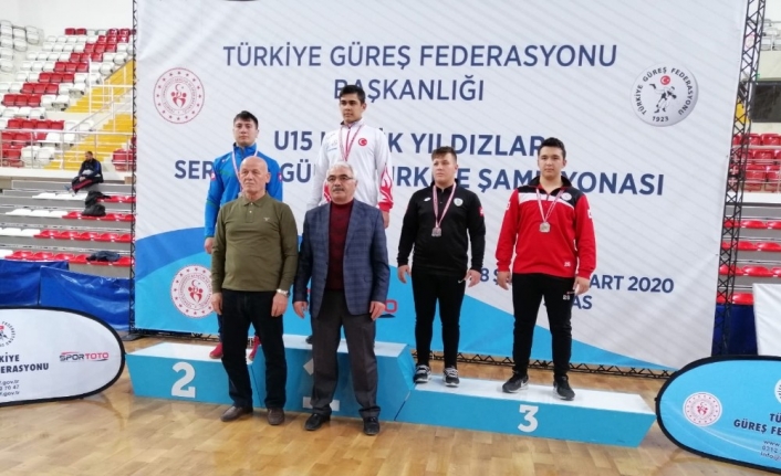 Gençlerden 2 gümüş madalya