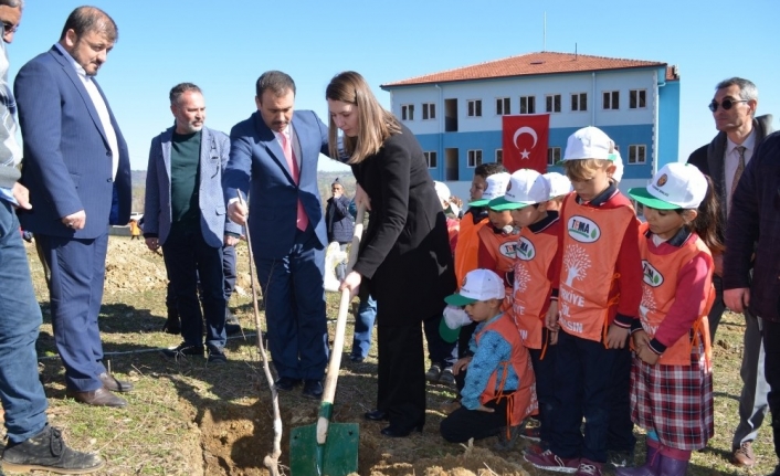 İvrindi’de fidan şenliği