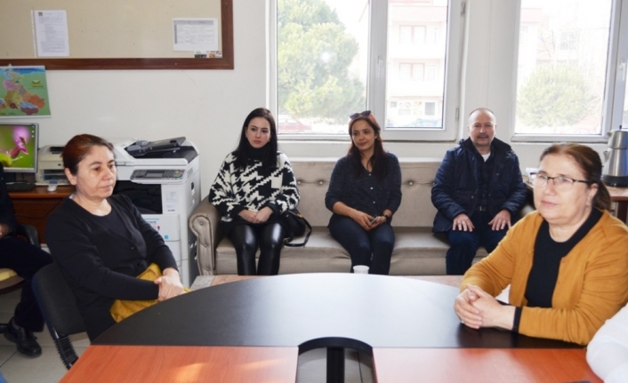 İvrindi’de öğretmenlerden mesaiye ve nöbet saatlerine riayet etmeleri istendi