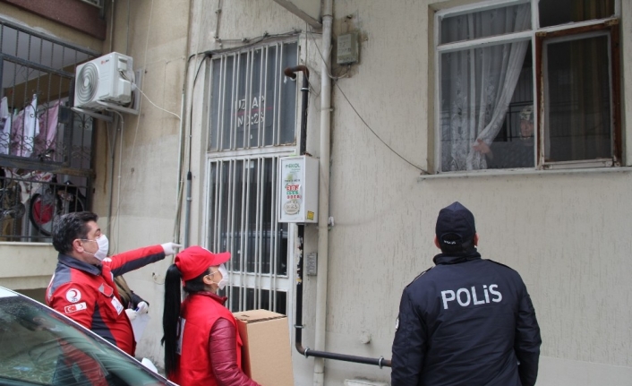 İzmir’de 287 vatandaşa gıda yardımı