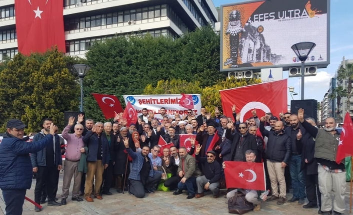 İzmir’de şehitler anıldı