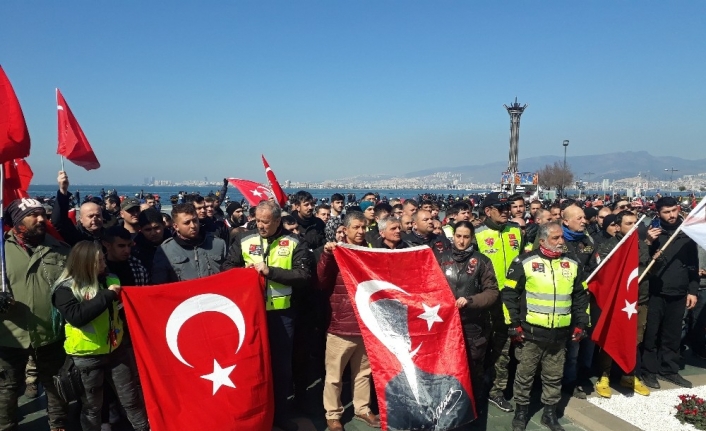 İzmirli motosikletli kuryeler şehitler için konvoy düzenledi