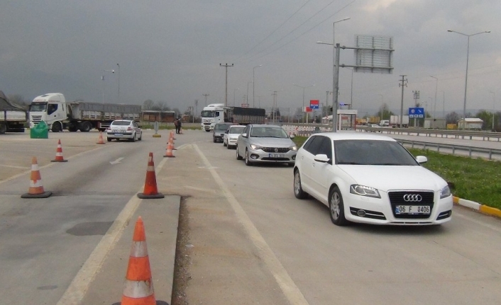 Jandarma alarma geçti, kontrol noktası oluşturdu