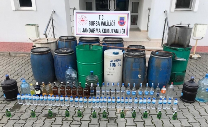 Jandarmadan kaçak içki baskını