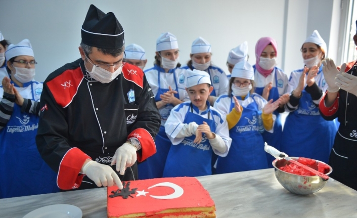 Mehmetçiğe ‘ay yıldızlı’ destek