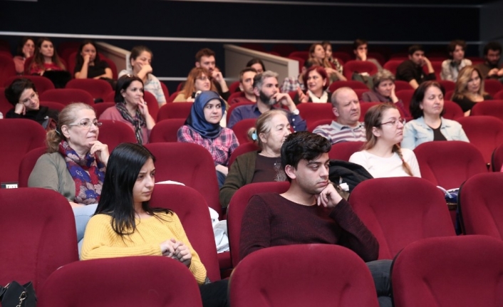 Nilüferli sanatseverlerden “Kraliçe Lear”a tam not