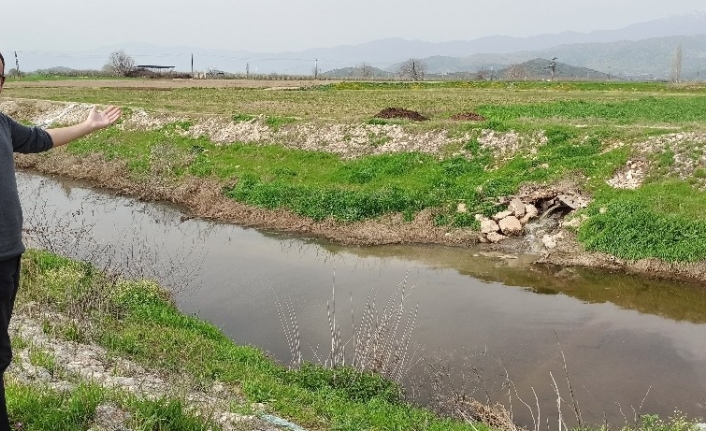 Ödemiş’te bir mahalle atık sulara tepki gösterdi, yardım istedi