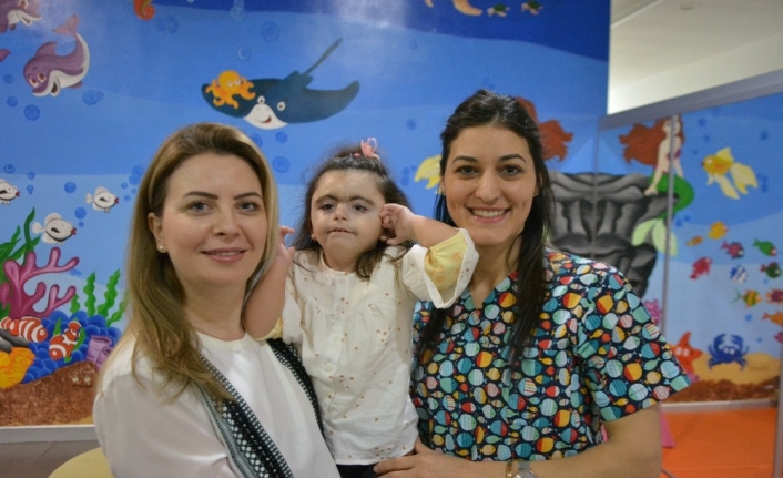 (Özel) 70 binde bir görülen rahatsızlığı fizik tedaviyle yenecek